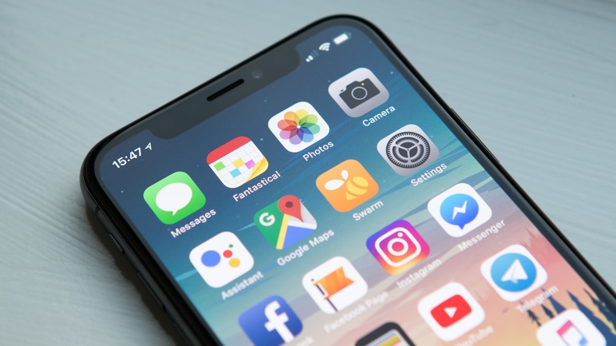 Android smartphone—context for tuning Moon+ Reader Pro display and reading settings